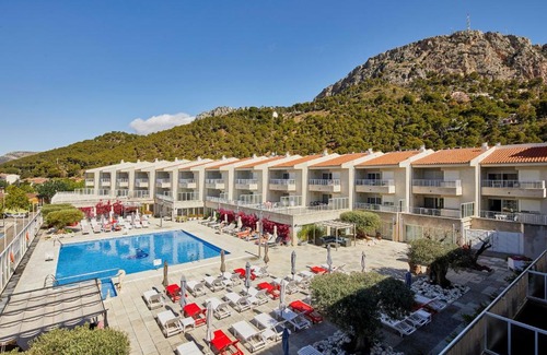 L'Estartit Apartment | Pet-Friendly Apartamentos Centremar with Ocean Views