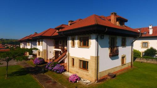 Santillana del Mar Apartment | Oceanfront Getaway at Apartamentos Ciudad de Petra - 9.1/10