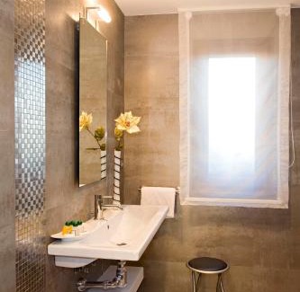 Santillana del Mar Apartment | Oceanfront Getaway at Apartamentos Ciudad de Petra - 9.1/10