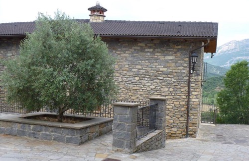 Boltana House | Charming Apartamentos con Duende: Pet & Child Friendly Escape