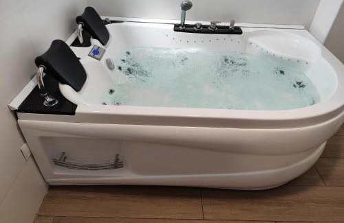 Merida Old Town Apartment | Relaxing Suite con Jacuzzi de la Haya near Teatro Romano