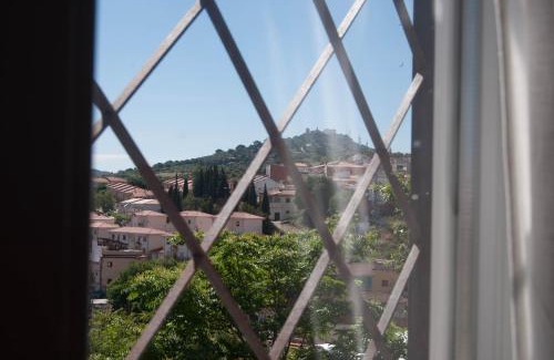 Santiago Apartment | Discover Unique Apartamentos in Cáceres' Historic Area