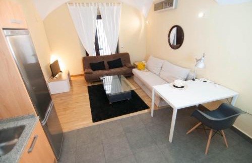 Santiago Apartment | Discover Unique Apartamentos in Cáceres' Historic Area