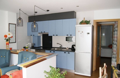 Valcarlos Hotel | Mountain Retreat: Apartamentos De Montaña Mendiola Awaits