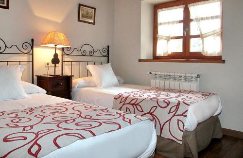 Arties Apartment | Top-Rated Apartamentos Deth Camin Reiau with Family Amenities