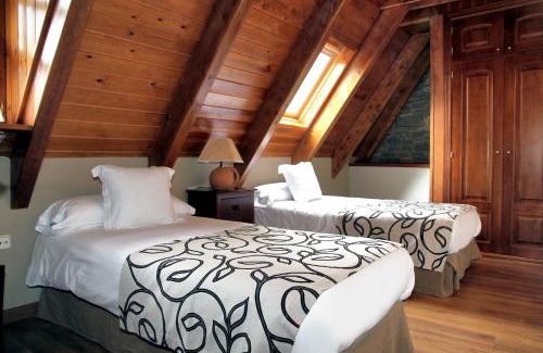 Arties Apartment | Top-Rated Apartamentos Deth Camin Reiau with Family Amenities