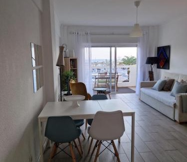 Vila Real Santo Antonio House | Oceanfront Apartamentos Dom Henrique: Pet-Friendly Retreat