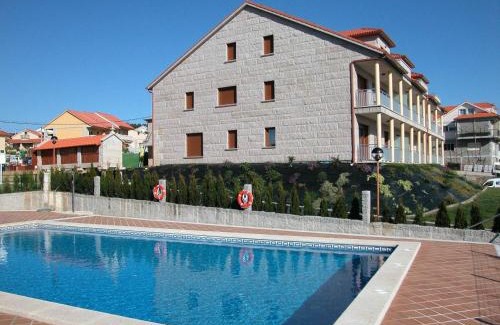 Aios Apartment | Cozy Eira Do Mar Apartments: Top-Rated with Pool & Pets Welcome