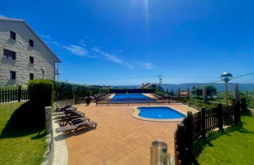 Aios Apartment | Cozy Eira Do Mar Apartments: Top-Rated with Pool & Pets Welcome