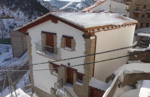 Alcala de la Selva Apartment | Discover Apartamentos El Pajar: Family-Friendly Retreat