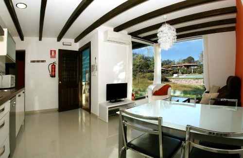 Valverde de la Vera Apartment | Oceanfront Apartamentos El Roble with Pool & Breakfast