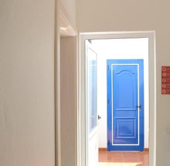 Caleta de Sebo Apartment | Family-Friendly Getaway at Apartamentos El Marinero - Roque