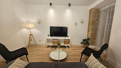 Magdalena Apartment | Central Apartments Plaza de Amboage - High Rating & WIFI