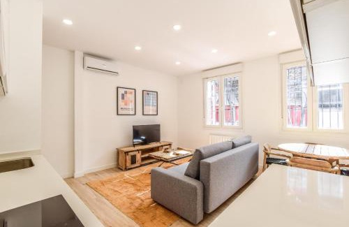 Palomeras Bajas Apartment | Family-Friendly Apartments on Avenida de la Albufera