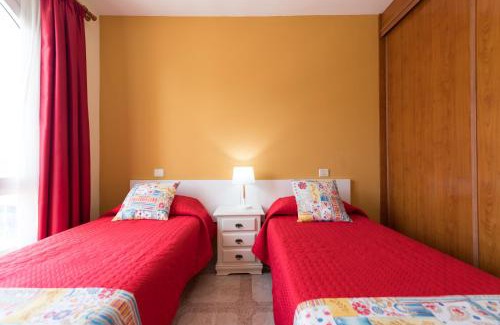 Castillo del Romeral Apartment | Oceanfront Apartamentos Castillo Mar with Hot Tub & Views