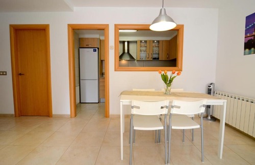 Torroella de Montgri Apartment | Welcoming Apartamentos Fatima: Family-Friendly Getaway