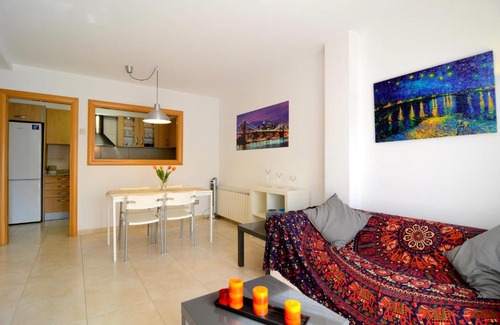 Torroella de Montgri Apartment | Welcoming Apartamentos Fatima: Family-Friendly Getaway