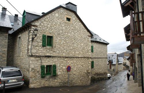 Tramacastilla de Tena Apartment | Child-Friendly Apartamentos Codallos for Memorable Stays
