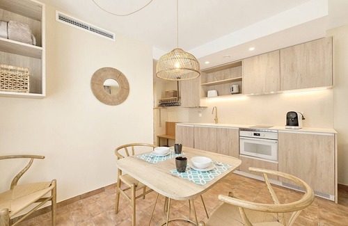 Ciutat de les Arts i les Ciencies Apartment | Experience Comfort at Apartamentos Las Ciencias X with Free WiFi