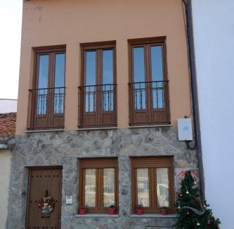 Vallejera de Riofrio Apartment | Pet-Friendly Getaway at Apartamentos Valle&Snow – Rated 8.9/10