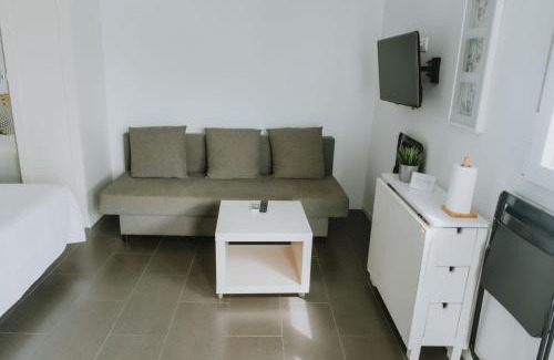 Zahara de los Atunes Apartment | Family-Friendly Stay at Apartamentos ZHR 2 - Rated 9.1/10