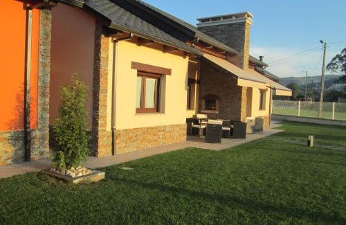 Pinera Apartment | Guest Rated 9.9: APARTAMENTOS FONTE VILLAR Awaits You
