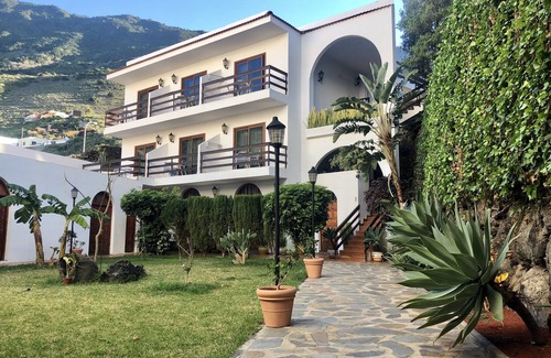 Tigaday Apartment | Cozy Apartamentos Frontera with Spa & Family Amenities