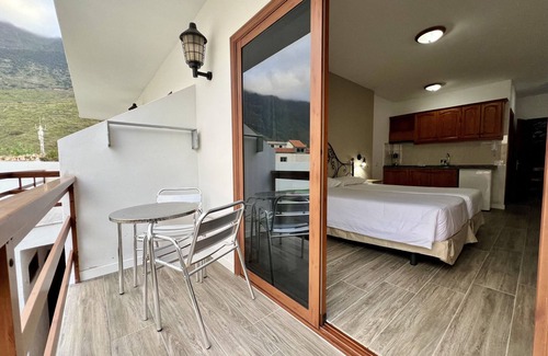 Tigaday Apartment | Cozy Apartamentos Frontera with Spa & Family Amenities