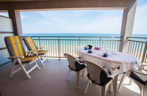 Plaza De La Costera Apartment | Pet-Friendly Apartamentos Guillem with Oceanfront Views