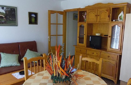 Alcoroches Apartment | Inviting Stay at Apartamentos Herranz with Restaurant Access