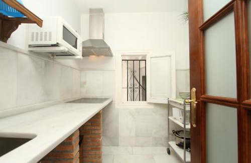San Pedro Apartment | Cozy Inside Paseo de los Tristes Apartments - Pet & Child Friendly