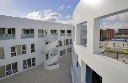 Arriaga-Lakua Apartment | Pet-Friendly Apartamentos Irenaz with Family Amenities