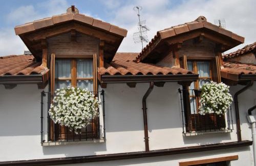 Ezcaray Apartment | Family-Friendly Stay at Apartamentos La Buhardilla - 9.2/10