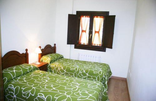 Roda de Isabena Apartment | Pet-Friendly Comfort at Apartamentos La Catedral, Rated 9.3/10