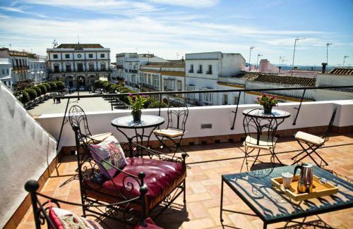 Medina-Sidonia Apartment | Pet-Friendly Apartamentos La Casa de la Alameda with Ocean Views