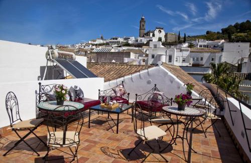 Medina-Sidonia Apartment | Pet-Friendly Apartamentos La Casa de la Alameda with Ocean Views