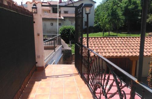 Ezcaray Apartment | Charming Casona de Ezcaray: Terraces & Pet-Friendly Stay