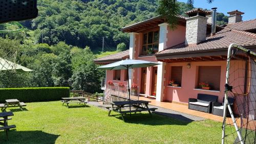 Carrena Apartment | Family-Friendly Stay at Apartamentos La Corona in Cabrales