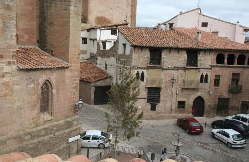 Mora de Rubielos Apartment | Cozy Apartamentos La Iglesia: Perfect for Families & Pets