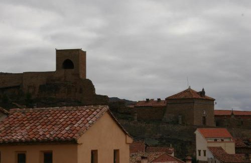Mora de Rubielos Apartment | Cozy Apartamentos La Iglesia: Perfect for Families & Pets