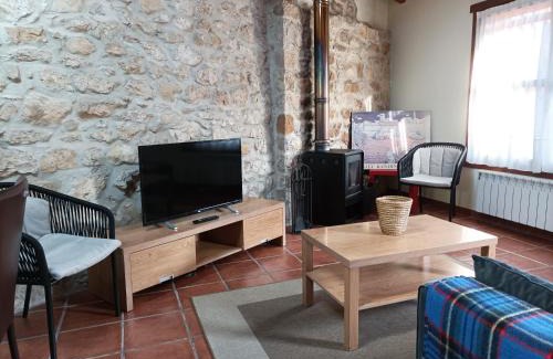 Muriedas Apartment | Family-Friendly Stay at Apartamentos Las Cuadras de Estaños