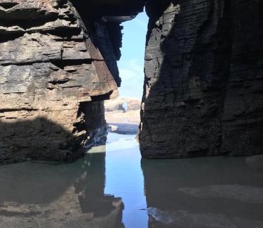 Figueras (Castropol) Apartment | Oceanfront Comfort at Apartamentos Las Fuentes - Rated 9/10