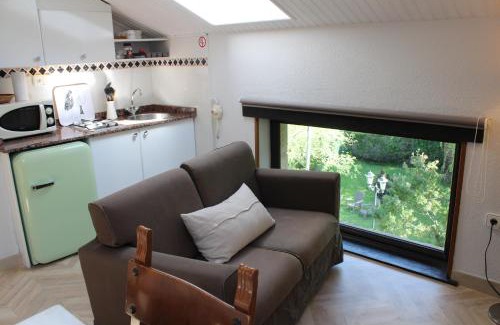 Santillana del Mar Apartment | Pet-Friendly Apartamentos Los Hidalgos with Ocean Views
