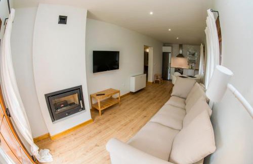 Cillorigo de Liebana Apartment | Pet-Friendly Apartamentos Los Picos de Europa with Ocean Views