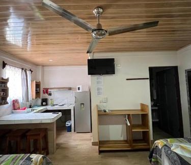 Quepos Hotel | Budget-Friendly Stay at Apartamentos Mansión Tropical