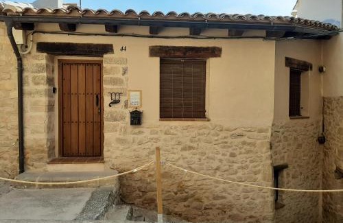 Valderrobres Apartment | Family-Friendly Retreat at Apartamentos Matarranya