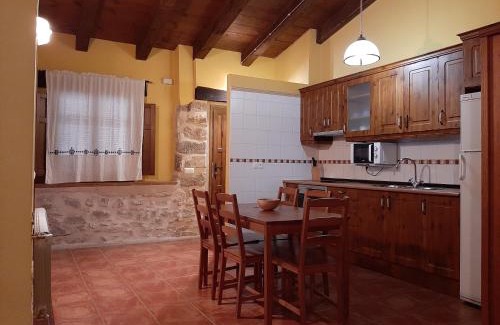 Valderrobres Apartment | Family-Friendly Retreat at Apartamentos Matarranya