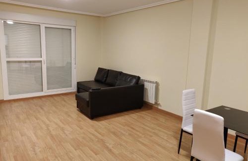 Granon Apartment | Family-Friendly Apartamentos Mirador de Grañón with Pool