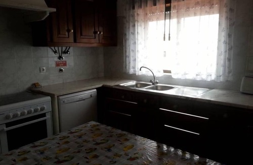 Baiona Apartment | Welcoming Apartamentos Odeceixe: Family-Friendly Retreat