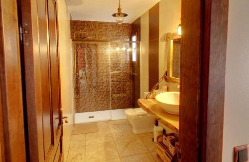 Jadraque Apartment | Oceanfront Ohana Apartments with Hot Tub & Pet-Friendly Stay